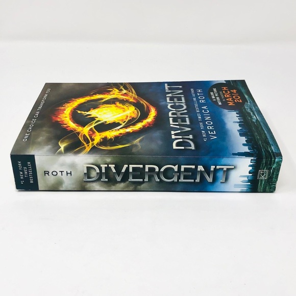 DIVERGENT VERONICA ROTH SOFTCOVER BOOK - Picture 2 of 7